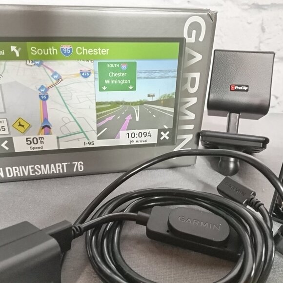 Garmin GPS DriveSmart 76 EX 7-inch Car Portable GPS Navigator with Voice Assist - Picture 9 of 11